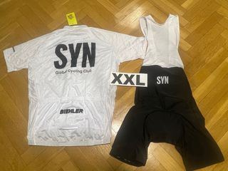 Conjunto equipacion ciclismo.NUEVA. TALLA 2XL