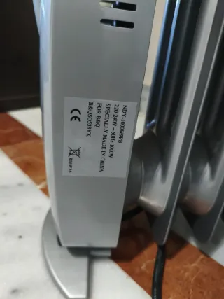 Radiador Eléctrico Calefactor Plateado