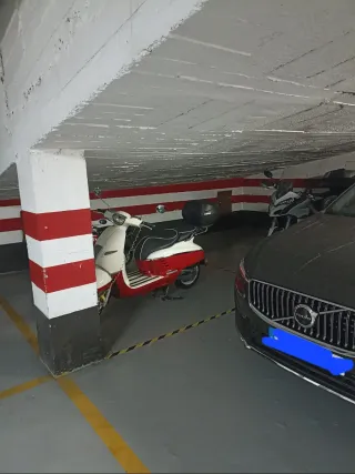 Se alquila plaza de garaje para moto