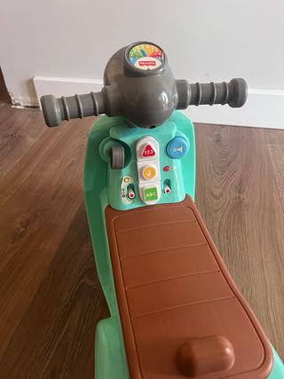 Moto correpasillos Fisher Price