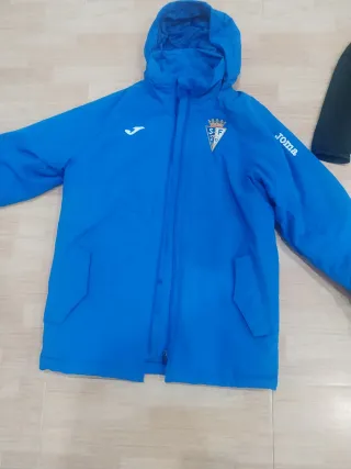 Chaqueta y chándal San Fernando Fútbol. 20 euros.