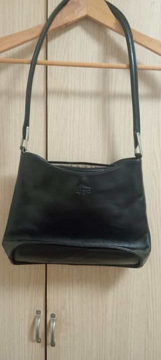 Bolso negro de piel