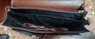 Maletín de piel marrón