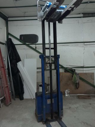 Transpaleta Eléctrica Azul