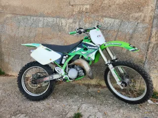Kawasaki KX 125cc 2T año 2000.