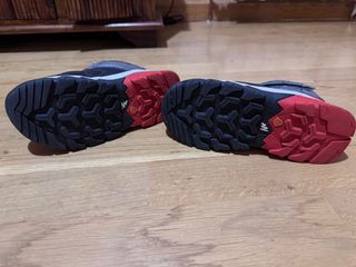 Botas montaña niño/a  Decathlon Talla33 Waterproof