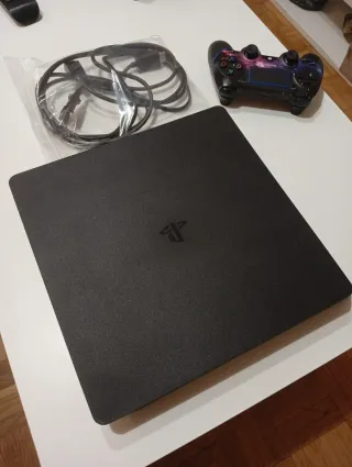 Consola PS4 Slim + Mando Personalizado.