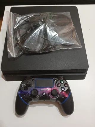 Consola PS4 Slim + Mando Personalizado.