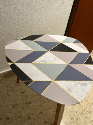 Mesita auxiliar geométrica madera