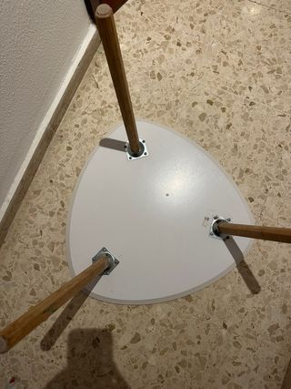 Mesita auxiliar geométrica madera