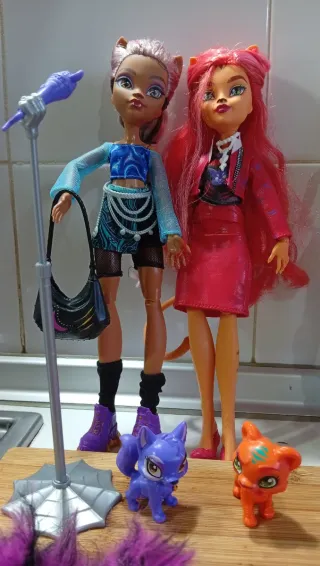Muñecas Toralei Stripe y Clawdeen Monster High