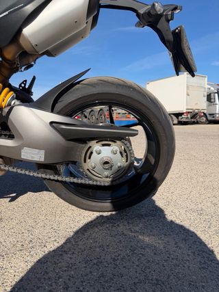 Ducati Hypermotard 950