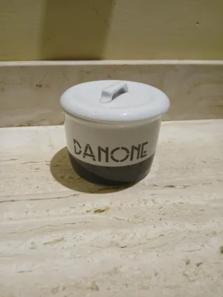 Bote Danone blanco y gris