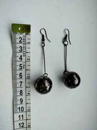 Pendientes largos esféricos, color azabache