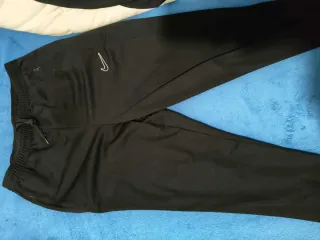 Conjunto deportivo Nike negro