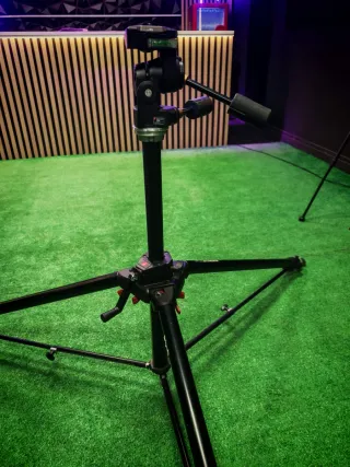 Manfrotto Trípode Triaut 058B + Cabezal 229