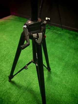 Manfrotto Trípode Triaut 058B + Cabezal 229