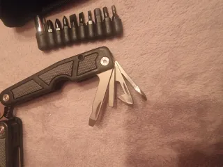 Alicates multiusos negros