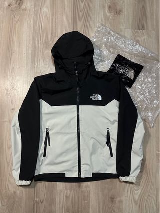 Cortavientos The North Face Negro y Crema
