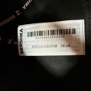 Gorra Bershka Talla M Negra