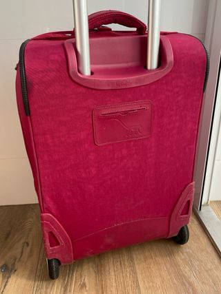 PEQUEÑA MALETA CON RUEDAS KIPLING , TIPO TROLLEY