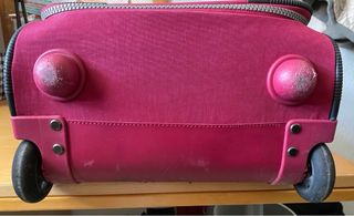 PEQUEÑA MALETA CON RUEDAS KIPLING , TIPO TROLLEY