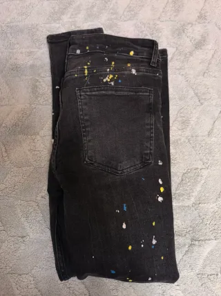 Vaqueros Bershka negros