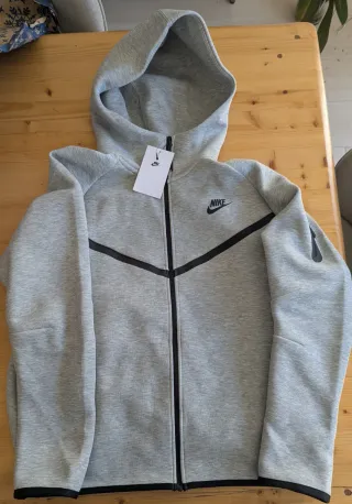 Sudadera Nike Tech Fleece Gris