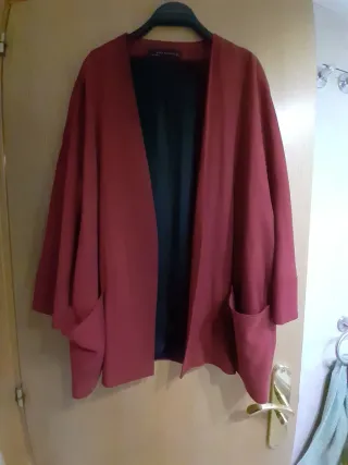 Chaqueta Zara Roja oscura