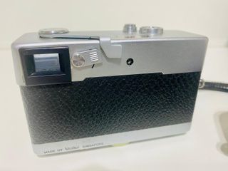 Cámara fotográfica vintage Rollei 35 S con funda