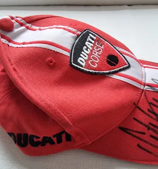 Gorra Ducati Corse autografía Capirosi y Gibernau