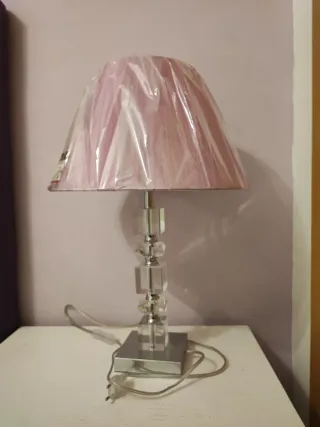 Lámpara de mesa cristal y rosa