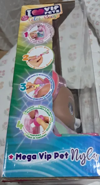 Mega VIP Pets Nyla Muñeca con Accesorios