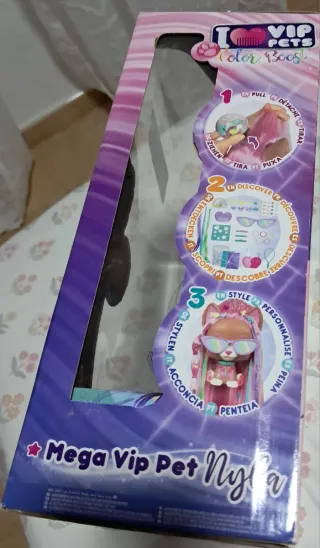 Mega VIP Pets Nyla Muñeca con Accesorios