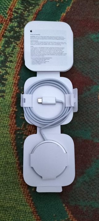 Funda iPhone 17 ProMax Cuero+ Cargador MagSafe
