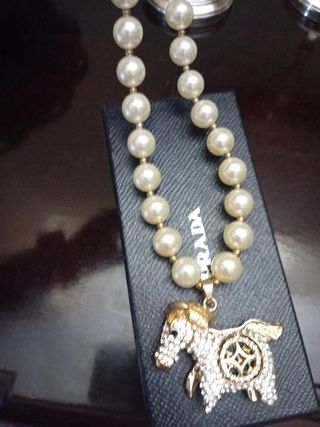 Collana perle con ciondolo cavallo