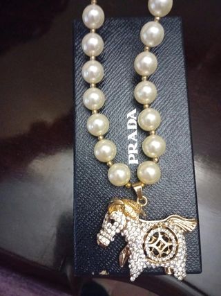 Collana perle con ciondolo cavallo