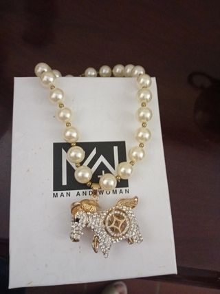 Collana perle con ciondolo cavallo