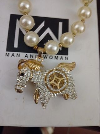 Collana perle con ciondolo cavallo