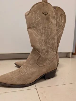 Botas cowboy beige/marrón me lan regalado grande