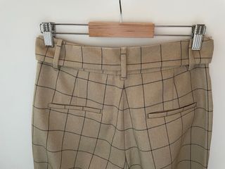 Pantalón de traje a cuadros con cinturón