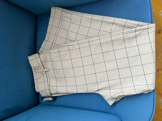 Pantalón de traje a cuadros con cinturón