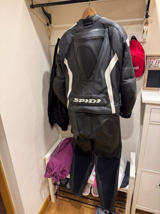 Mono 2 piezas Spidi cuero de la talla 54.