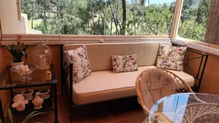 Se alquila piso muy coqueto y luminoso.