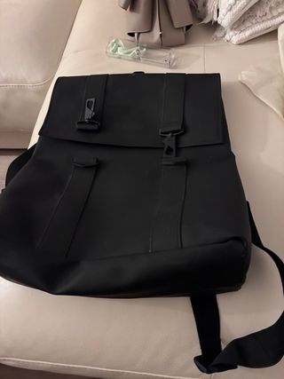 Mochila Rains negro impermeable
