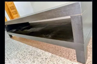 Mesa baja de madera negra