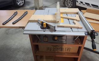 Sierra de mesa Titan 1500 con mesa adaptada