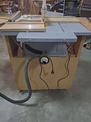 Sierra de mesa Titan 1500 con mesa adaptada