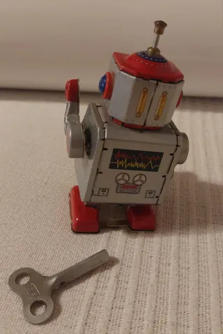 Robot di latta a molla