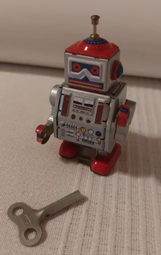 Robot di latta a molla